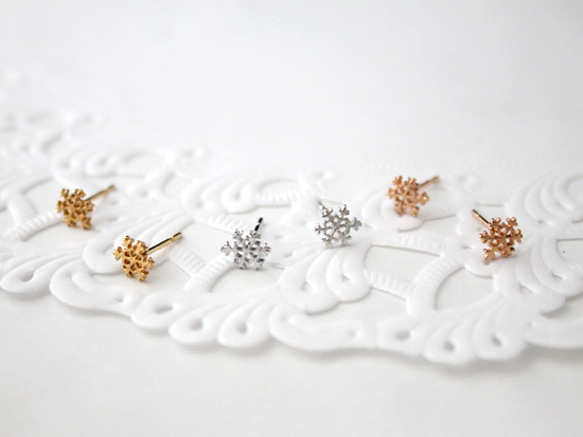 snow crystal small pierce (gold plating) 第4張的照片