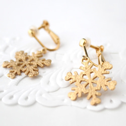 snow crystal earring (gold plating) 1枚目の画像