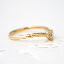 V line ring (gold plating) 第2張的照片