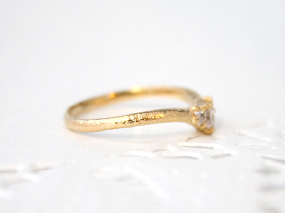 V line ring (gold plating) 第2張的照片