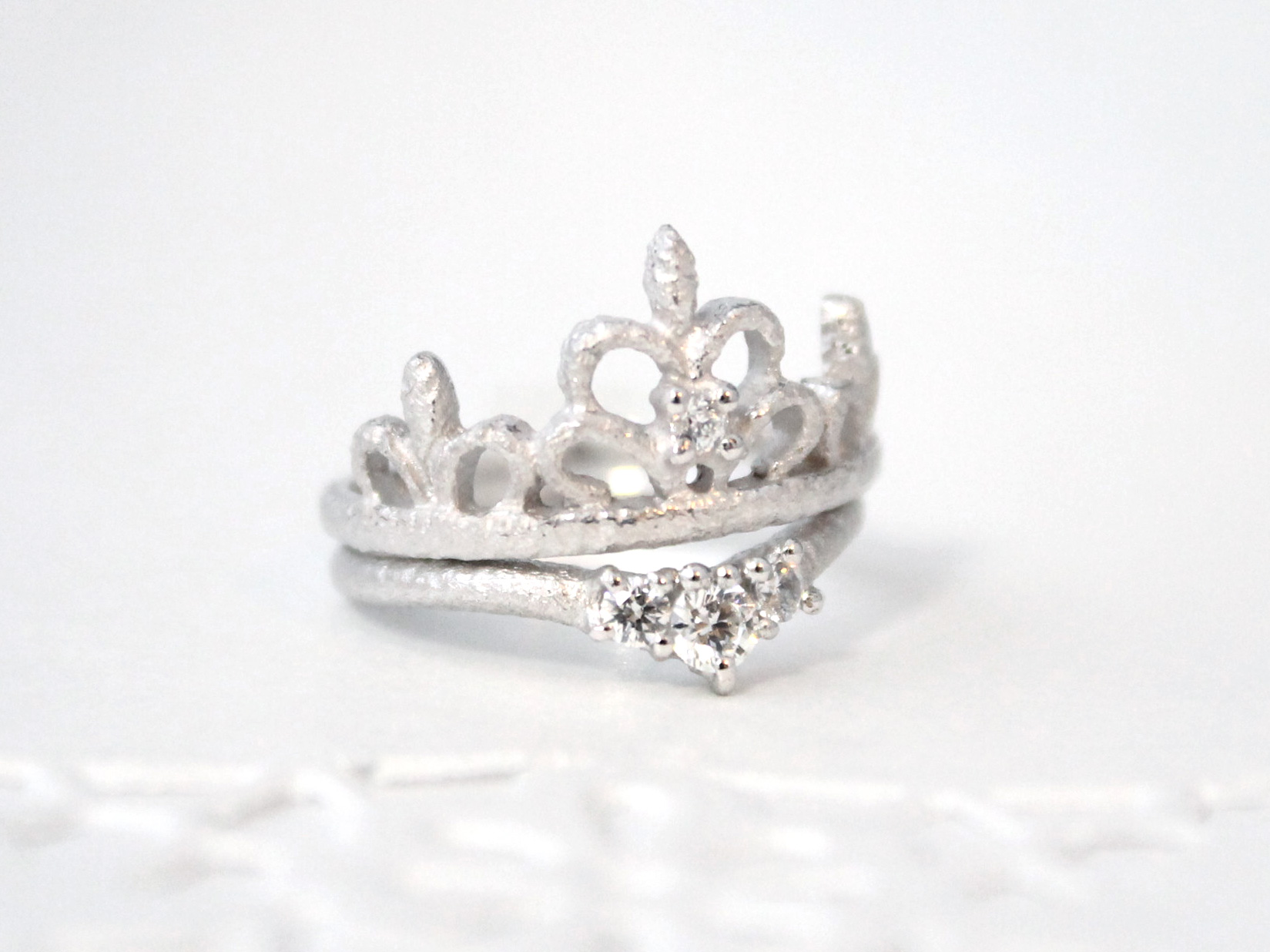 tiara set ring (rhodium plating)