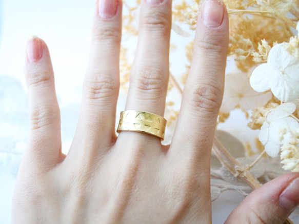 Triangle ring (gold plating) 第3張的照片