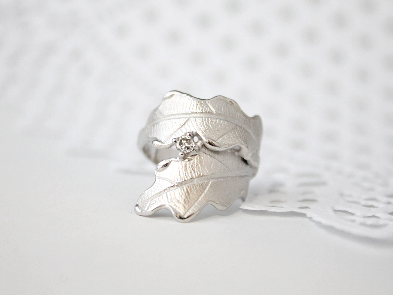 leaf vein ring (rhodium plating)