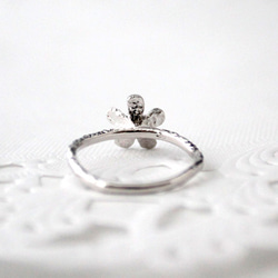 Petit fluer ring (one/rhodium plating) 第3張的照片