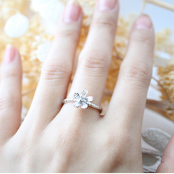 Petit fluer ring (one/rhodium plating) 第4張的照片