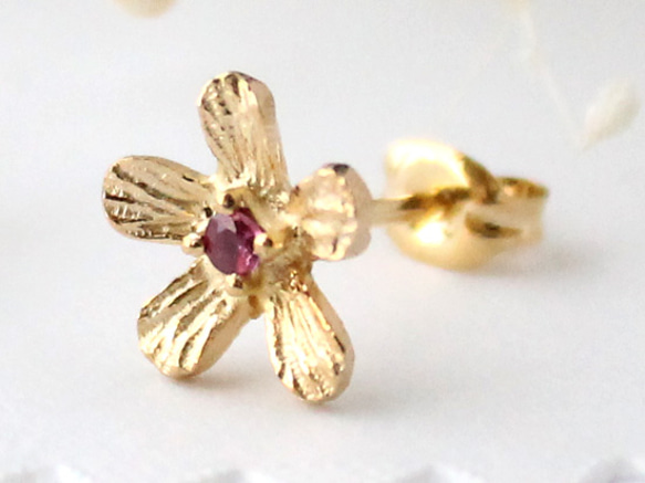 Petit fluer pierce (one＆ruby/gold plating)【受注生産】 4枚目の画像