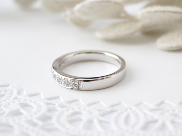 Half eternity CZ ring A(rhodium plating) 第2張的照片