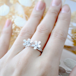 Petit fluer ring (two/rhodium plating) 第4張的照片