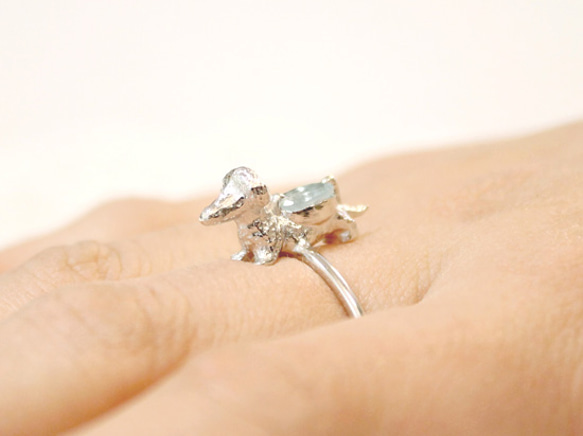 Dachshund & aquamarine ring(rhodium plating) 第1張的照片