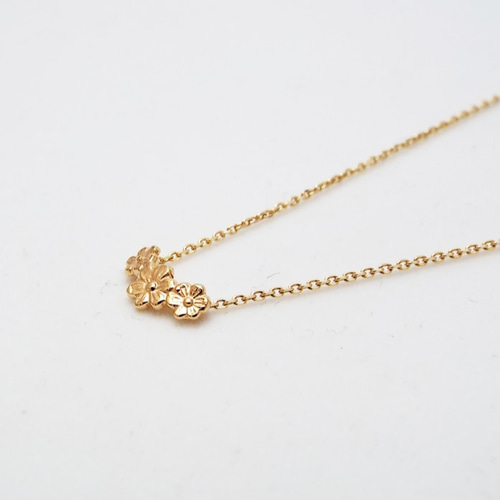 TOKUKO トクコ 花モチーフ ネックレスとリング セット　3連ネックレス TOKUKO トクコ 花モチーフ ネックレスとリング セット 3連