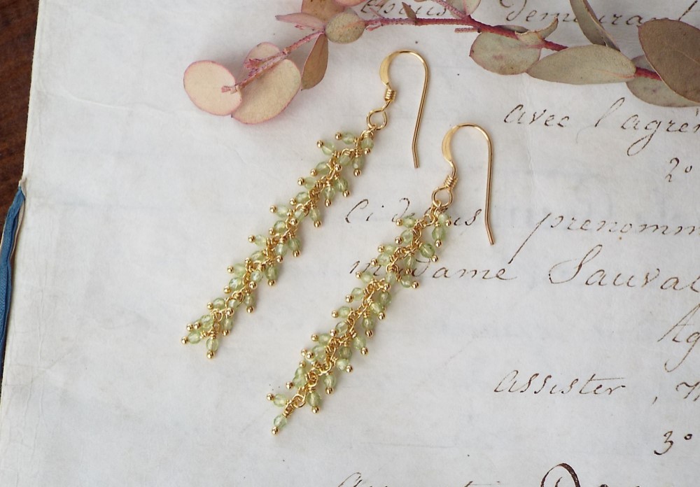 ペリドットピアス（スパイラル）