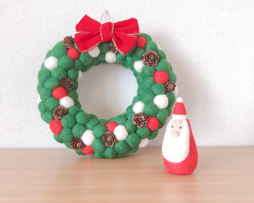 羊毛フェルト サンタシーズーちゃんのクリスマスリース （12/8