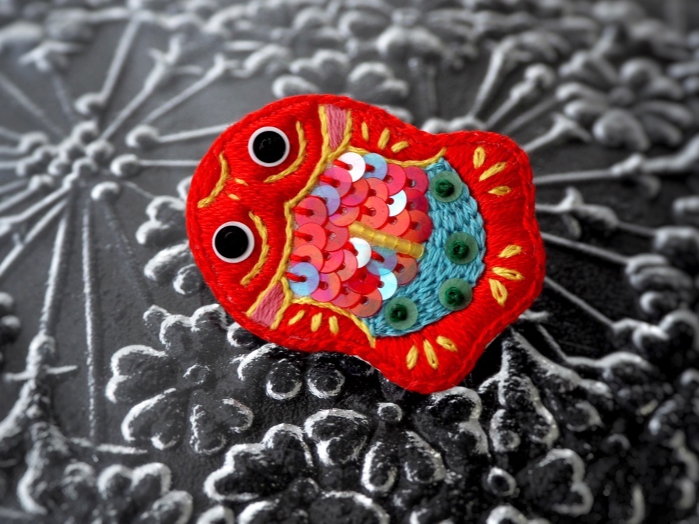 刺繍】レトロなブリキ金魚 ブローチ ブローチ awai 通販