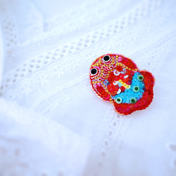 【刺繍】レトロなブリキ金魚 ブローチ 4枚目の画像