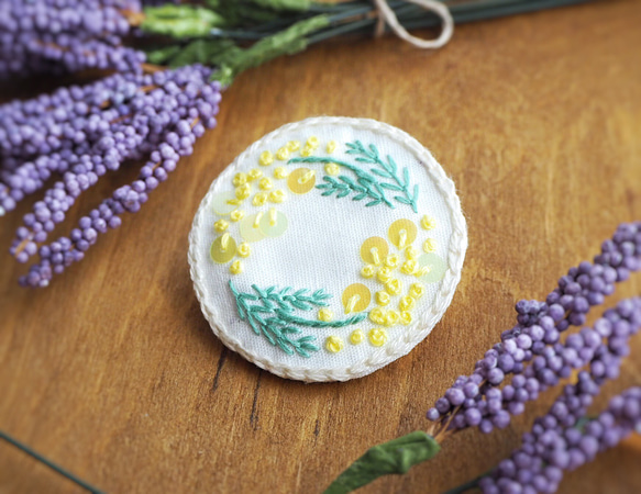 【刺繍】ミモザ ブローチ 2枚目の画像