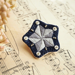 刺繍】きらきら星 ブローチ 銀 ブローチ awai 通販 8275732