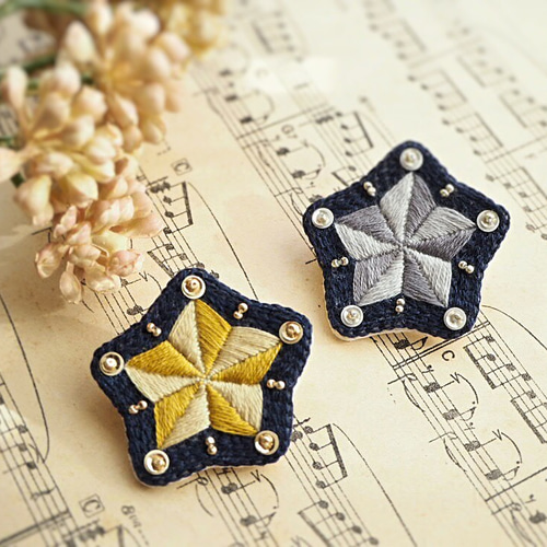【素敵な輝き☆】CHANEL キラキラ 星 お花 ブローチ CHANEL 人気 希少 ブローチ 星⭐︎ ハート♡ 5star heart 本物