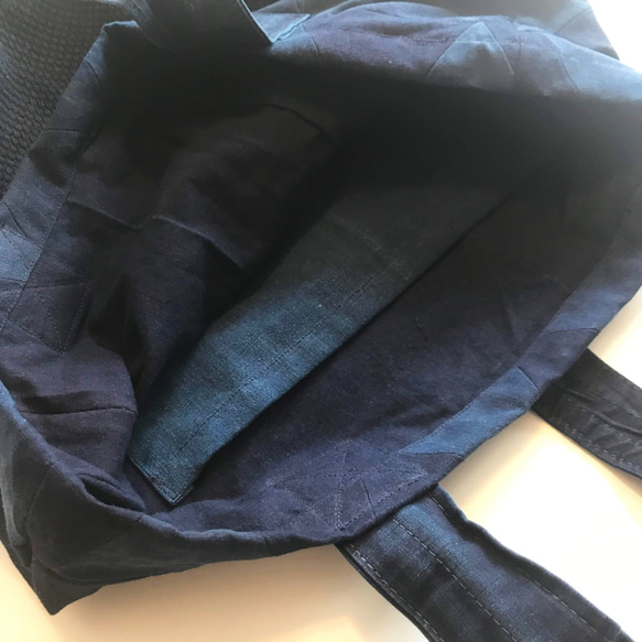 HAKOU”波光“ 　ビンテージ 藍染 袴リメイク パッチワーク トート バッグ 5枚目の画像