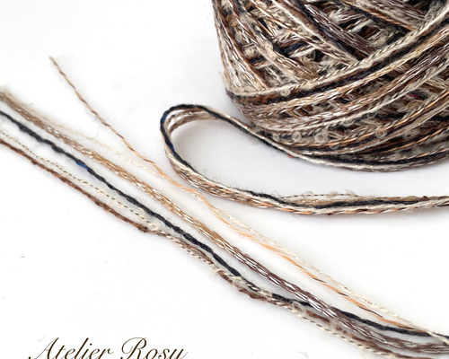 引き揃え糸と木ノ実のリース 引き揃え糸と木ノ実のリース