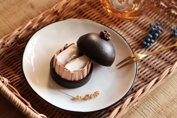 皮革糕點師傅製作的蛋糕型戒指盒[苦巧克力⑤]皮革工作室布朗尼的皮革蛋糕 第3張的照片