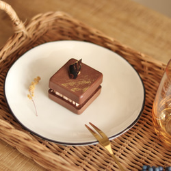 皮革糕點師傅製作的蛋糕型戒指盒[CUBE牛奶巧克力] *皮革工作室布朗尼的皮革蛋糕 第3張的照片
