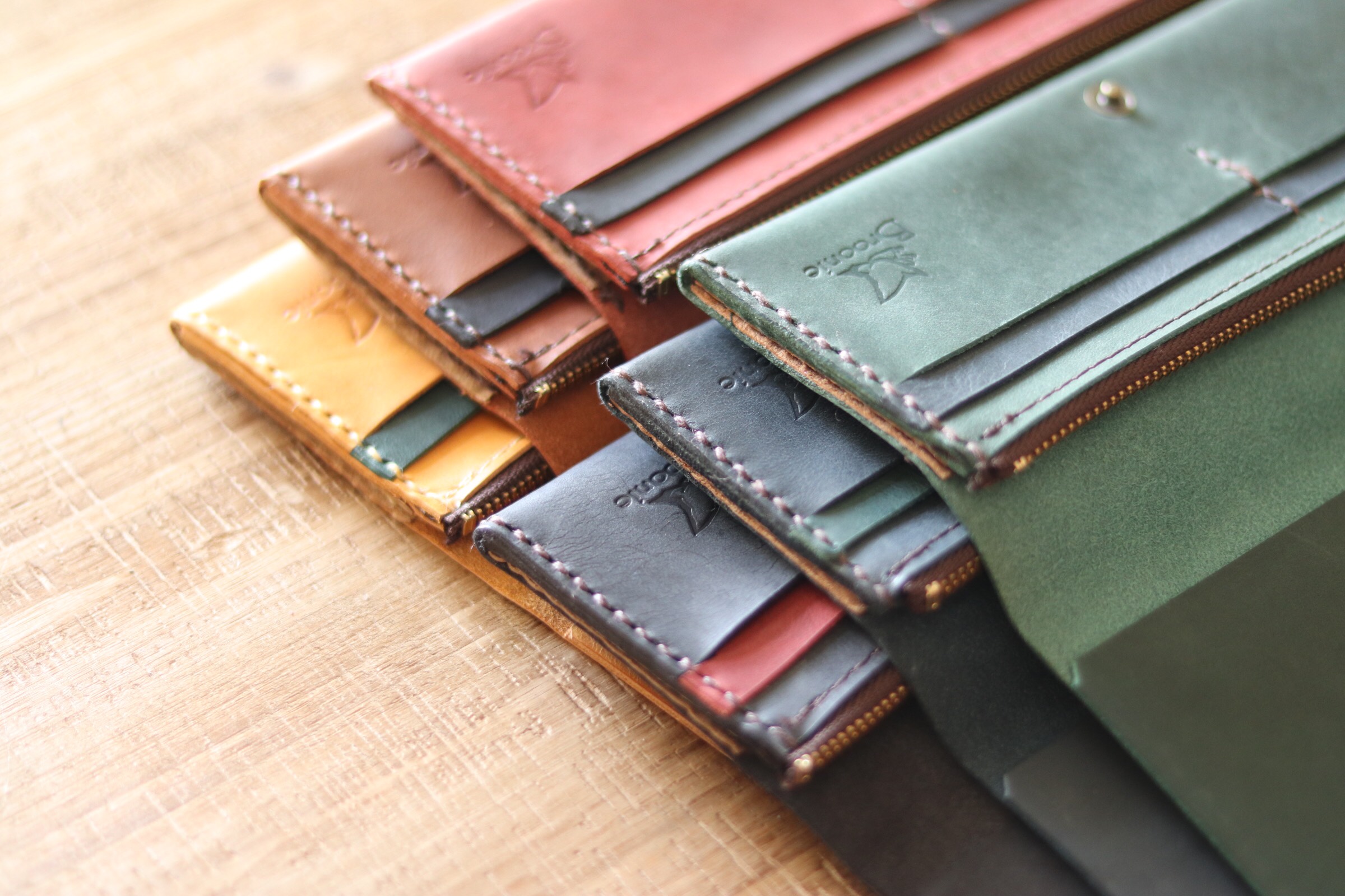 【現品販売･4月閉店】【ワインレッド×ブラウン】◎薄い◎シンプルスリムな長財布◎現物販売