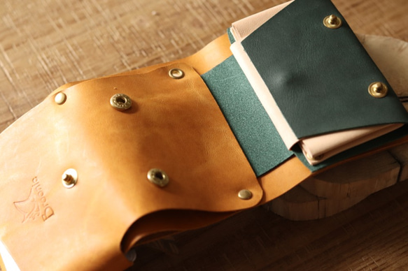 どの色をおんぶする？【着脱式！三折おんぶ財布】ミニマム・三つ折り・コンパクト 7枚目の画像