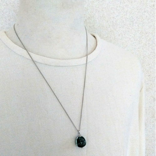 緑を帯びた藍色のネックレス ネックレス・ペンダント 船来山硝子工房