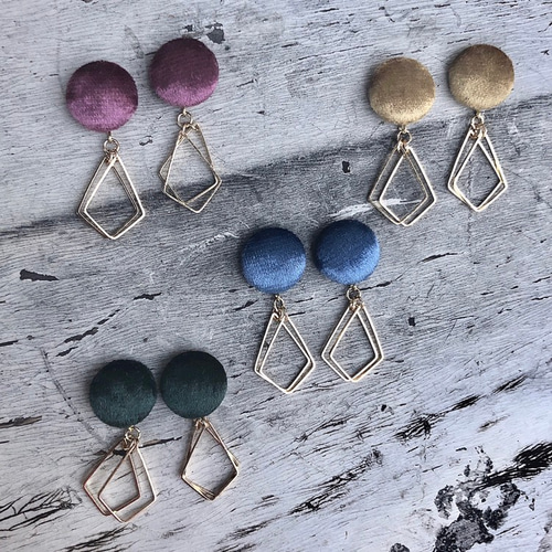 ミナペルホネン petal fence くるみボタン　ピアス/イヤリング fence petal ミナペルホネン くるみボタン ピアス/イヤリング コットン