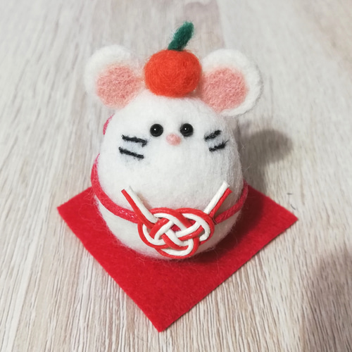 受注制作 干支ネズミの鏡餅羊毛フェルト置き物 完成次第発送致します