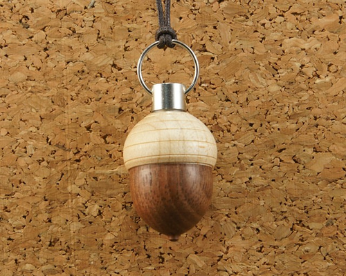 老山檀 木製彫刻ペンダント ネックレス 【心が通い合う