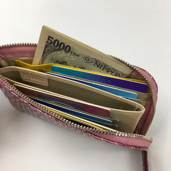 薄くて軽いコンパクトな財布 10枚カードポケット　カラフルネイビー【スクイーズ】ミニ財布 5枚目の画像