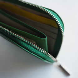 薄くて軽いコンパクトな財布 10枚カードポケット　カラフル  グリーン【スクイーズ】ミニ財布 4枚目の画像
