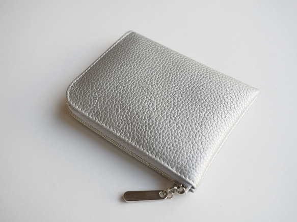 薄マチで使いやすい ハーフ財布 牛革 シュリンクシルバー  コンパクト財布 3枚目の画像