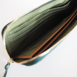 イタリアンレザー 銀すり　薄くて軽くて大容量な長財布 24枚カードポケット グリーン 【Squeeze スクイーズ】 5枚目の画像