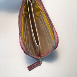 薄くて軽いコンパクトな財布 10枚カードポケット　エナメル革クロコ型押し ネイビーSqueeze スクイーズ 3枚目の画像