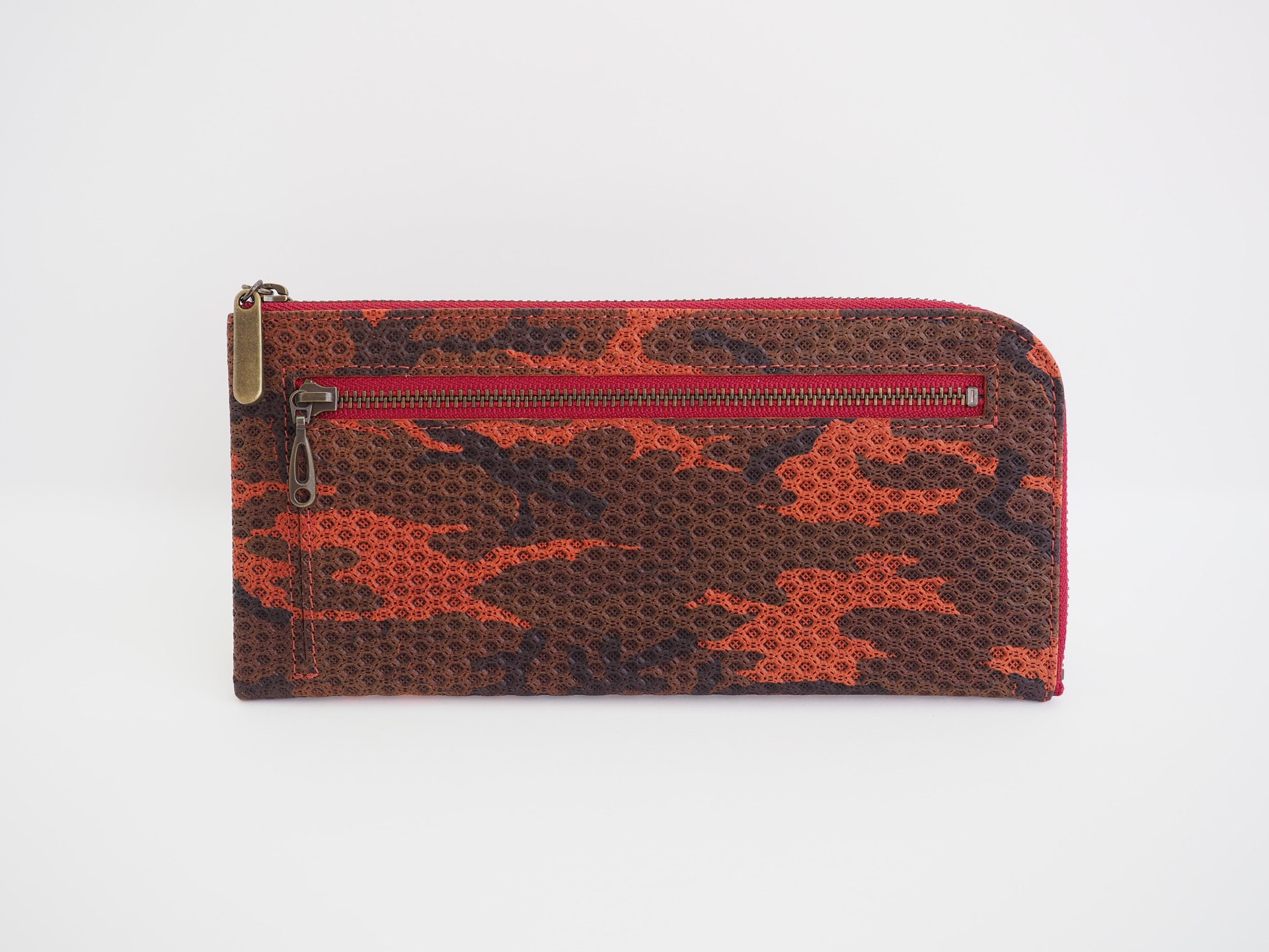 薄くて軽くて大容量なL字長財布 14枚カードポケット スペインシープ 迷彩レッド スクイーズ