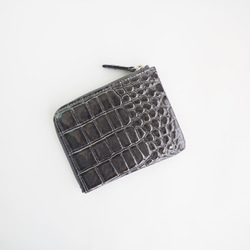 薄マチで使いやすい ハーフ財布 牛革 エナメルクロコ型押し グレー 日本製 コンパクトミニ財布《スクイーズ》 2枚目の画像