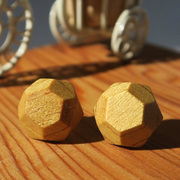 Woodjelry（ウッジェリー）シリーズ　イエローハート　ART工房Nobのアクセサリー 1枚目の画像