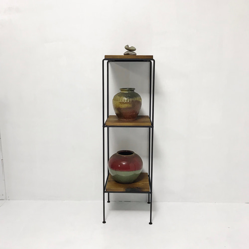 無垢板とアイアンの縦長ラック【サイズオーダー可】 棚・シェルフ