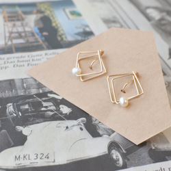 【 14kgf 】earring - square × pearl mini 1枚目の画像