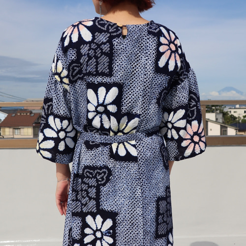 ○sale○着物リメイク○絞り染め浴衣のフリル袖ワンピース・ロング（花