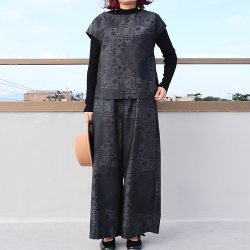 着物リメイク○藍色大島紬のセットアップ（花や格子・L） セットアップ