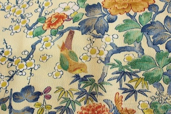 ●sale●着物リメイク・小紋の着物から作ったフリル袖ブラウス（薄黄色に鳥・L） 6枚目の画像