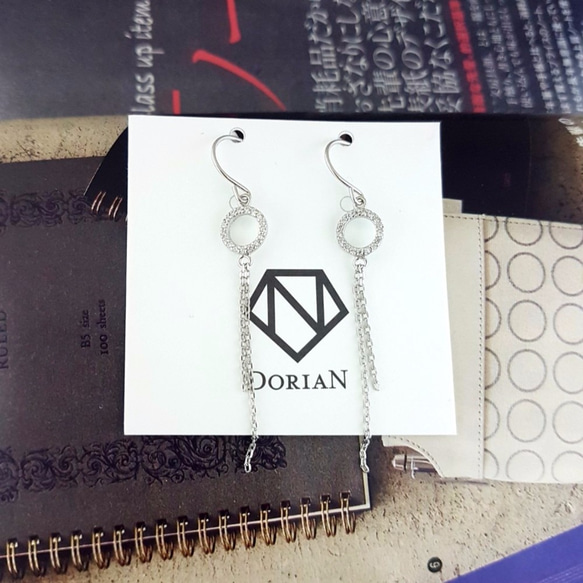 DoriAN獨家設計銀飾手作品牌 精美禮物包裝 附純銀保證卡 氣質圓形造型流蘇鑽 純銀 耳環 耳針 韓風 歐妮最愛 現貨 第3張的照片