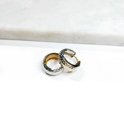 Eli Jewelry 義大利進口14K金歐美個性雙色精緻雕刻黃金耳環 附金飾保證卡 金重0.48錢 第3張的照片