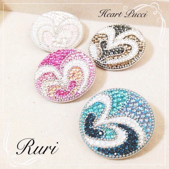 スワロフスキー】ハートプッチ柄デザインブローチ ブローチ Ruri-jewel