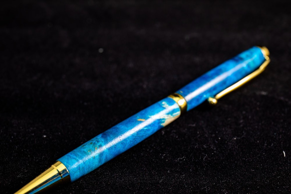 スタビライズドウッド製ボールペン　メープルバール　ライトニングブルー 2枚目の画像