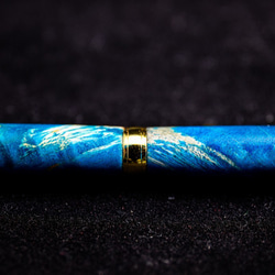 スタビライズドウッド製ボールペン　メープルバール　ライトニングブルー 3枚目の画像
