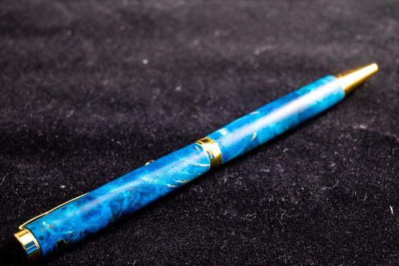 スタビライズドウッド製ボールペン　メープルバール　ライトニングブルー 5枚目の画像